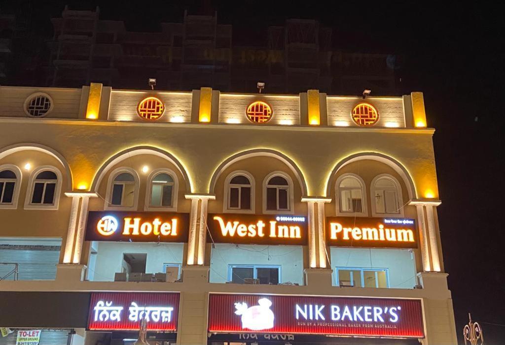 Hotel West Inn Premium Kharar Exterior photo